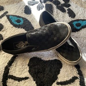 Vans black on black checkers 7 1/2M 9W